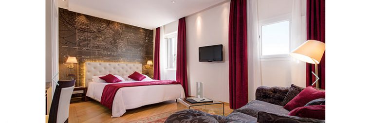 Camera Hotel Nazionale a piazza Montecitorio